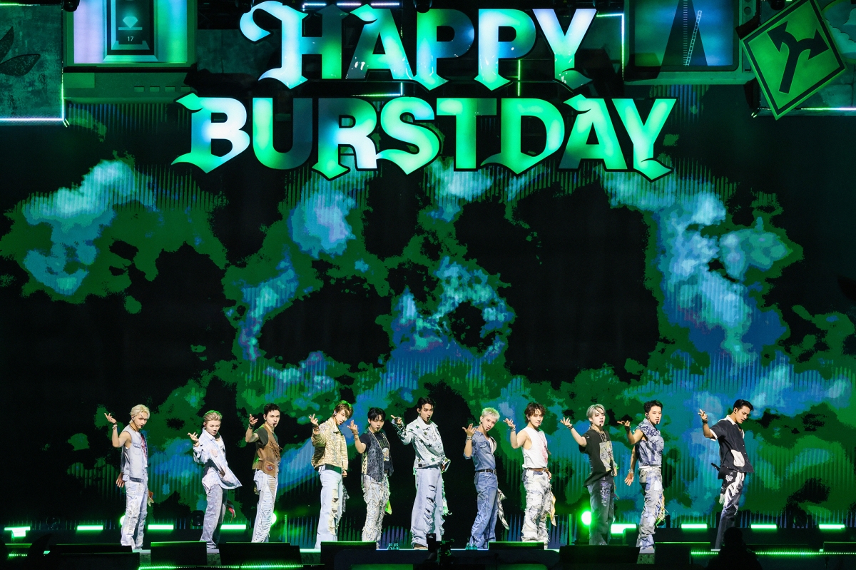 SEVENTEEN's 10th Anniversary: A “BURST” of Rebirth at Jamsu Bridge